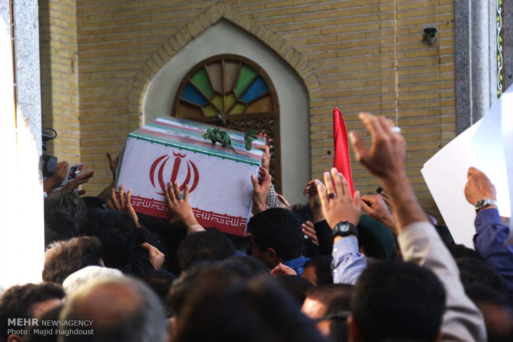 مراسم تشییع پیکر سردار شهید حسین همدانی در تهران برگزار شد +عکس