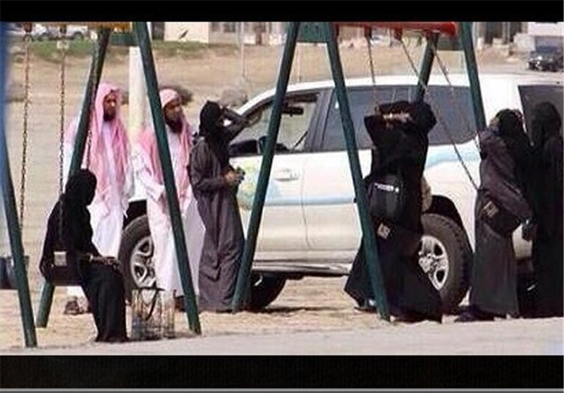 عکس:: پوشش متفاوت زنان دربار آل سعود