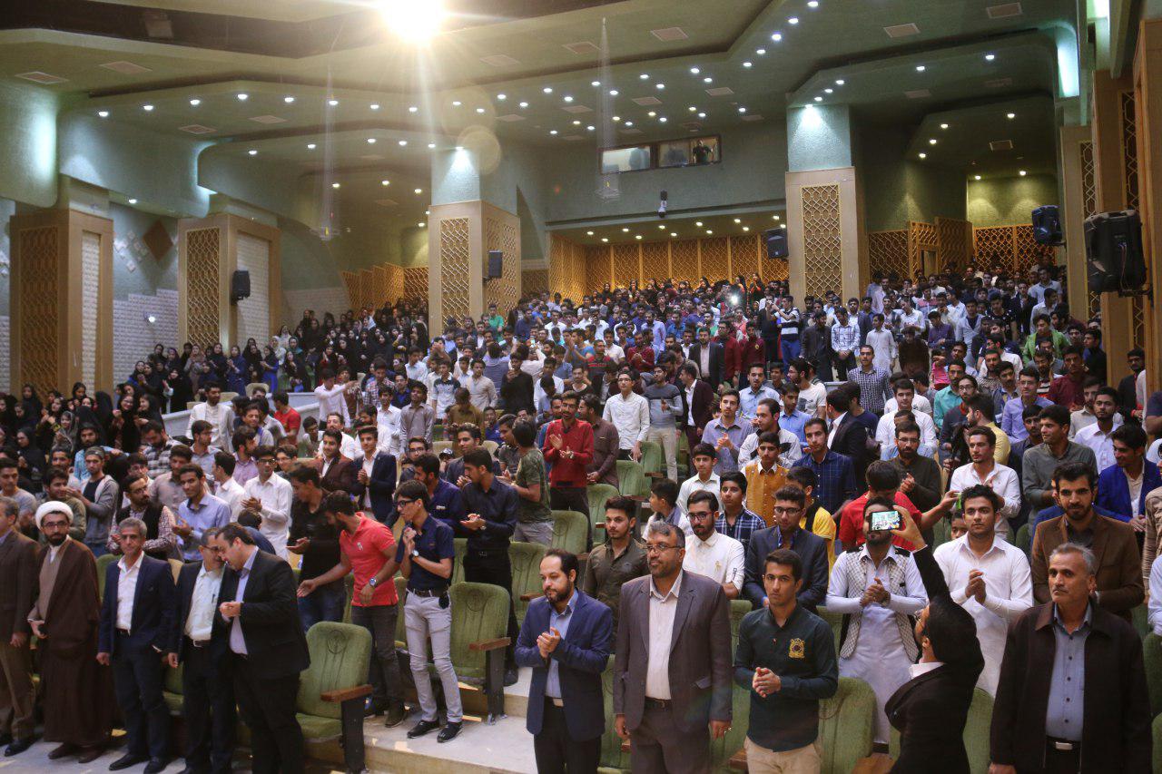 سخنرانی نماینده انجمن اسلامی دانشجویان دانشگاه چابهار در روز دانشجو