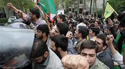 پیگیری قضایی ماجرای بورسیه‌ها/ تجمع دانشجویان در برابر سفارت سوئیس