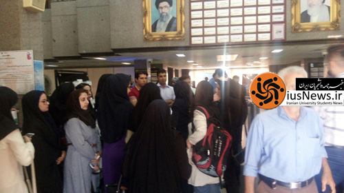 تصاویری از تحصن دانشجویان دانشگاه علوم پزشکی ایران