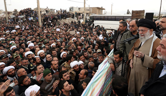 شما مردانگی و استقامت را در جنگ تحمیلی نشان دادید/ مردم احساس می‌کنند به کرمانشاه مدیونند + فیلم و عکس