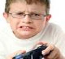 کودک را با بازی‌های مجازی ساکت نکنید