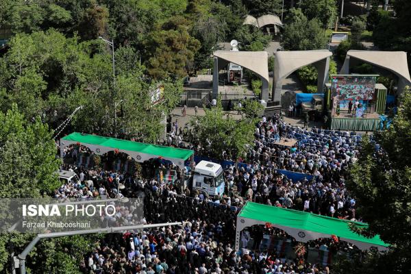 تصاویر منتخب تشییع پیکرهای ۱۵۰ شهید از دانشگاه تهران