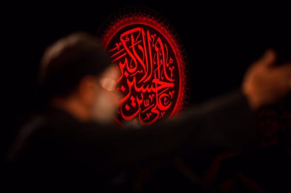 مراسم عزاداری شب هشتم محرم؛ هیئت رایه العباس (ع)