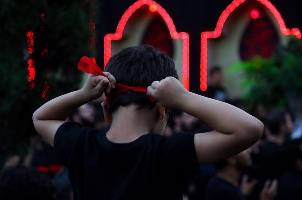 مراسم عزاداری شب هشتم محرم؛ هیئت رایه العباس (ع)