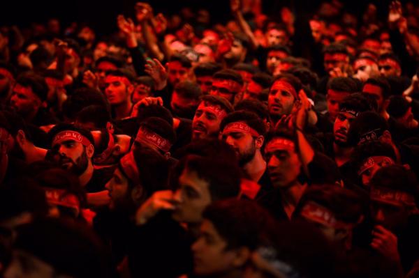 مراسم عزاداری شب هشتم محرم؛ هیئت رایه العباس (ع)