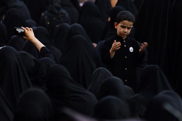 مراسم عزاداری شب هشتم محرم؛ هیئت رایه العباس (ع)