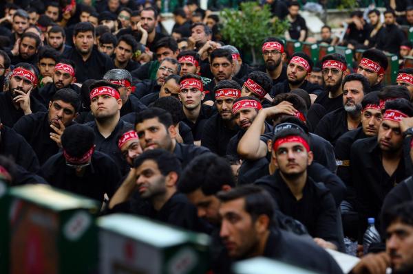 مراسم عزاداری شب هشتم محرم؛ هیئت رایه العباس (ع)