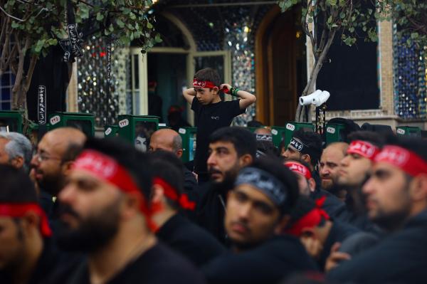 مراسم عزاداری شب هشتم محرم؛ هیئت رایه العباس (ع)