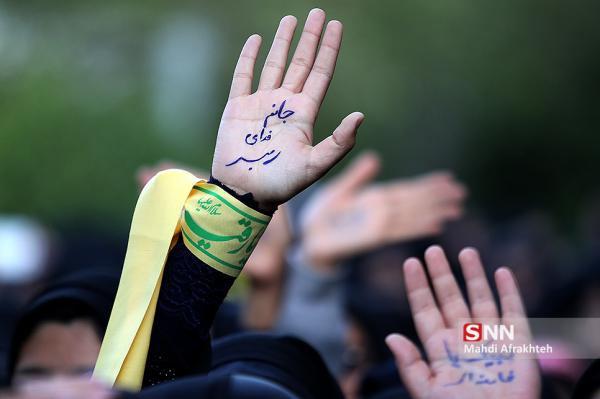 دسته عزاداری دانشجویان از دانشگاه تهران به سمت بیت رهبری
