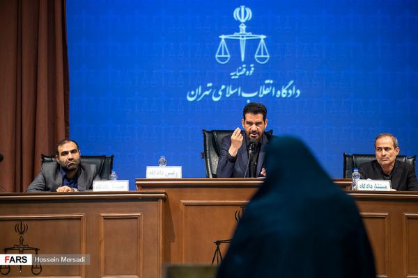 تصاویری از آخرین جلسه محاکمه شبنم نعمت‌زاده