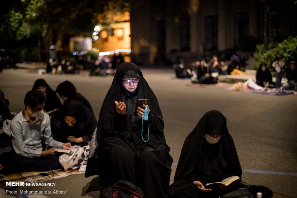 گلچین تصاویر مراسم احیای شب بیست و یکم ماه در دانشگاه تهران