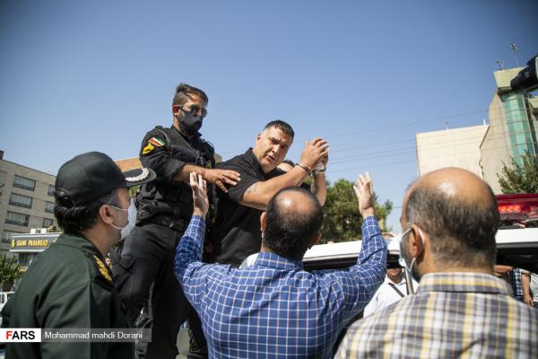 تصاویر:: گرداندن اراذل و اوباش در محله تهران