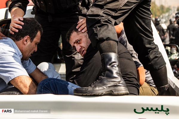 تصاویر:: گرداندن اراذل و اوباش در محله تهران