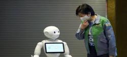 ربات تذکر دهنده ماسک زدن و فاصله اجتماعی