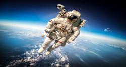 ویدئویی نفس‌گیر از پرش یک فضانورد به داخل جو زمین