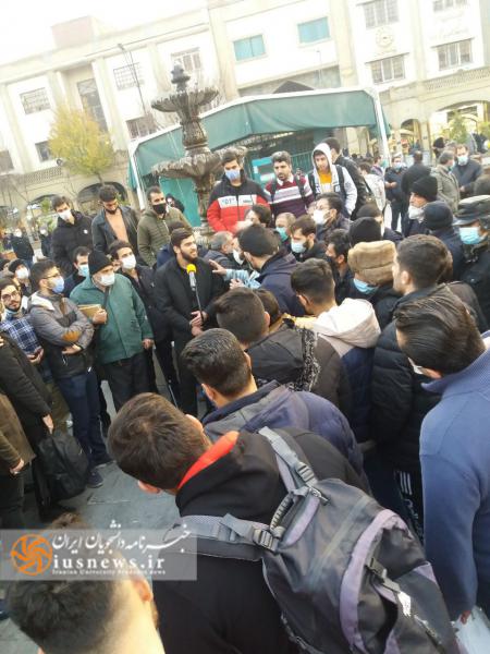 تصاویر| تجمع دانشجویان در میان بازاریان تهران