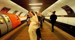 ببینید| جشن عروسی در مترو!