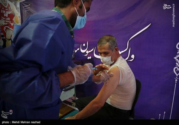 واکسیناسیون افراد بالای ۶۰ سال با واکسن ایرانی برکت + عکس