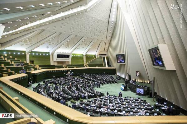 تصاویر| خداحافظی قاضی زاده هاشمی با نمایندگان مجلس