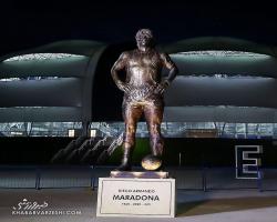 فیلم| رونمایی باشگاه ناپولی از تندیس مارادونا