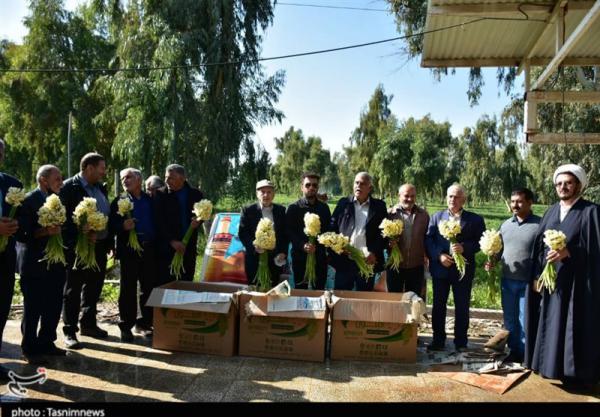 تصاویر| اهدای هزاران شاخه گل نرگس به حرم امام حسین(ع) و حضرت ابوالفضل(ع)