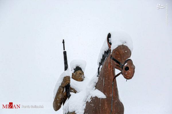 تصاویر| مجسمه‌های برفی در اردبیل