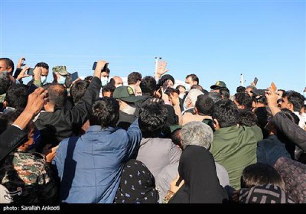 حضور رئیس جمهور در بین مردم سیل زده جنوب استان کرمان 