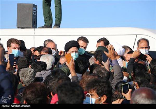 حضور رئیس جمهور در بین مردم سیل زده جنوب استان کرمان 