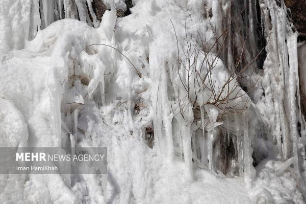 تصاویر| منجمد شدن آبشار گنجنامه همدان