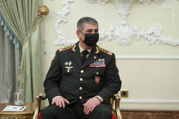 تصاویر| دیدار رئیسی با وزیر دفاع آذربایجان