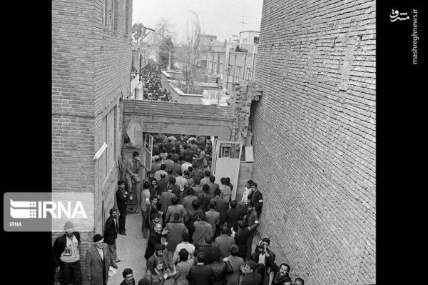 تصاویر| ملاقات مردم با امام خمینی در ۱۳ بهمن ۱۳۵۷