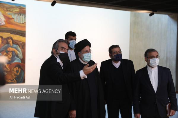 تصاویر| دیدار رئیسی با هنرمندان هنرهای تجسمی ایران