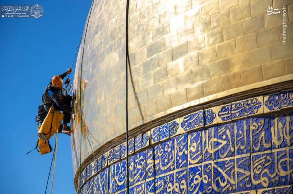 تصاویر| غبارروبی حرم حضرت علی(ع)