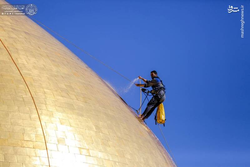 تصاویر| غبارروبی حرم حضرت علی(ع)