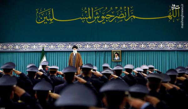 تصاویر| دیدار کارکنان نیروی هوایی با فرمانده کل قوا