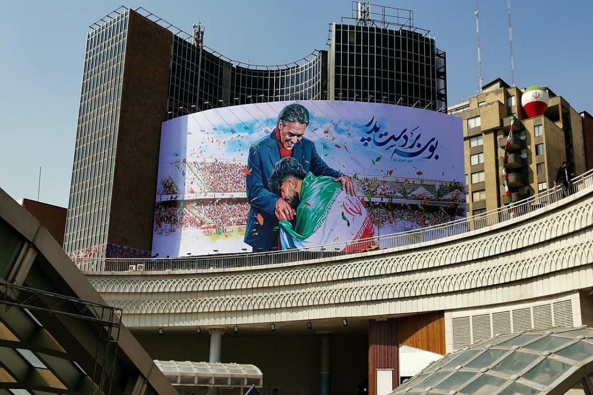نگاره عابدزاده‌ها در میدان ولیعصر به مناسبت روز پدر