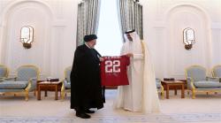پیراهن تیم ملی فوتبال قطر به رئیسی اهدا شد