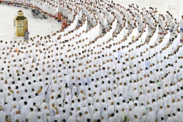 تصاویر| برگزاری نماز صبح در مکه بدون فاصله‌گذاری