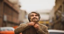 فیلم| وقتی پژمان جمشیدی با صدام عکس یادگاری می‌گیرد