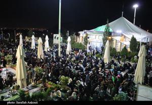 تصاویر| سومین شب از لیالی قدر در جوار مرقد شهید سلیمانی