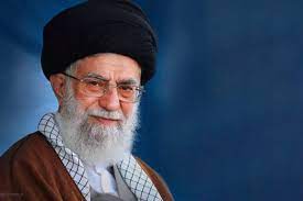 بازدید رهبر انقلاب از بقایای تجهیزات نظامی آمریکا در طبس