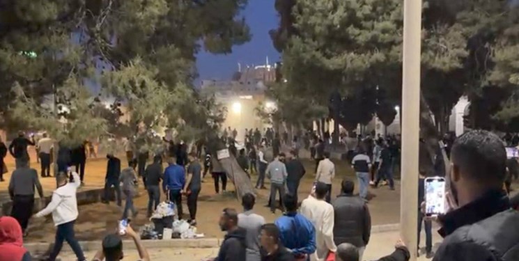 صهیونیست‌ها در روز قدس به مسجد الاقصی حمله کردند