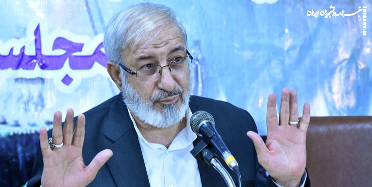  عده ای هدفشان از نقد، مایوس کردن مردم است