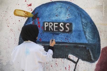فیلم|  نقاشی خبرنگار شهید الجزیره بر دیوارهای غزه