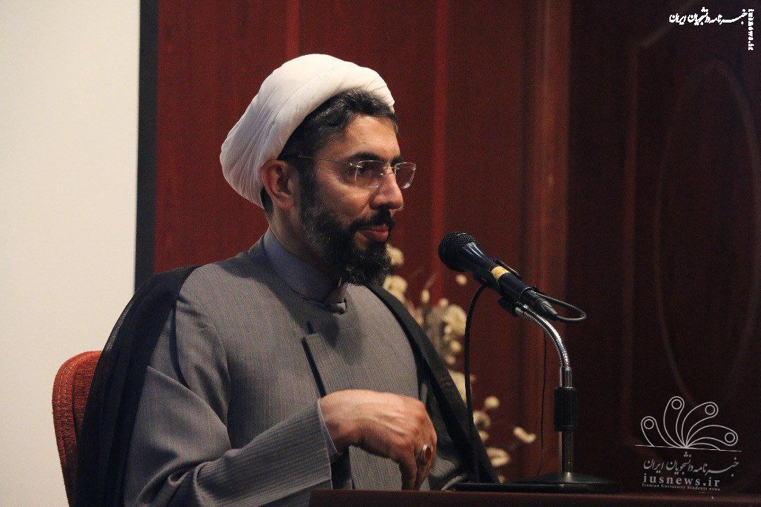 دانشجویان و تشکل‌های انقلابی، میدان جهاد تبیین را خالی نگذارند