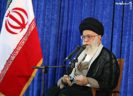  رهبرمعظم انقلاب: امام خمینی(ره) روح جمهوری اسلامی است/هم اقتصاد را تقویت می‌کنیم و هم دفاع و امنیت کشور را