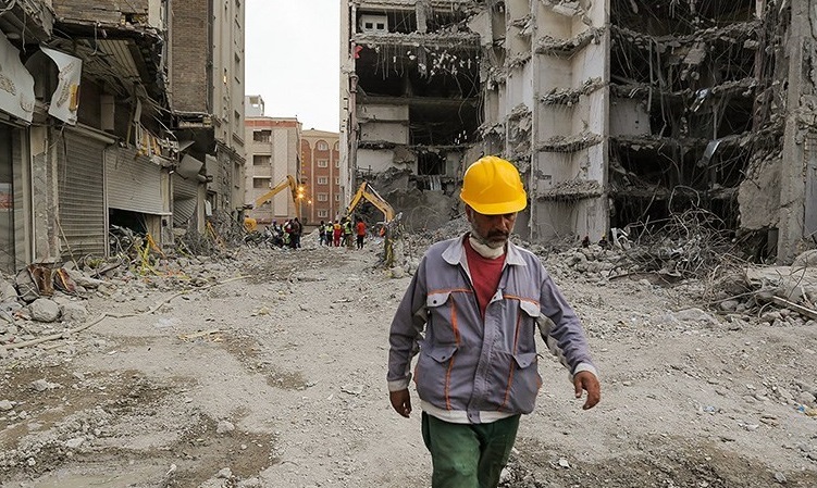 تو آبادان همه چی گرمه