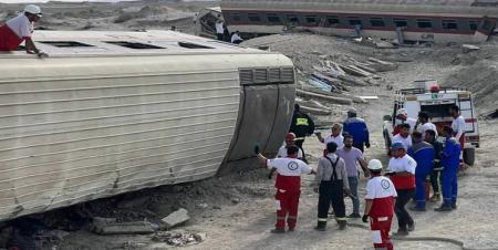 راننده بیل مکانیکی حادثه قطار مشهد یزد زنده است